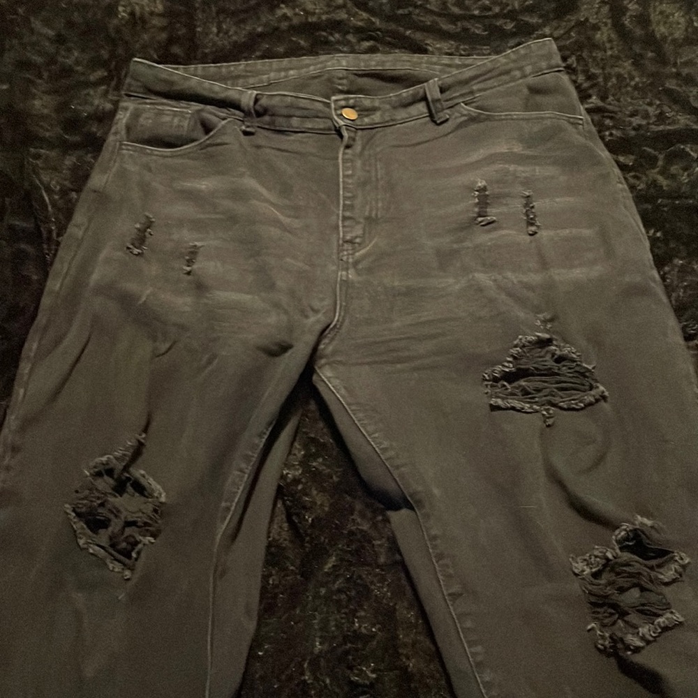 Ripped alt jeans